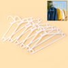 plastic clothes hangers â€“ set of 6