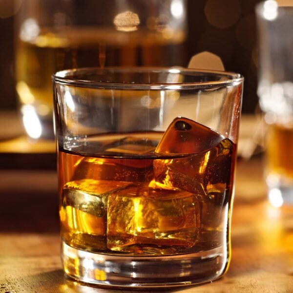 2 wine glasses & marble holder attractive design for hotels & cafes