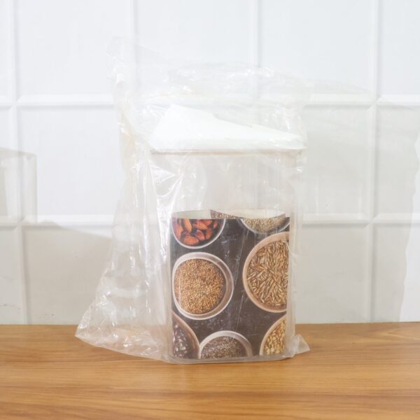 airtight lock & pour kitchen storage container (1 pc) airtight lock & pour kitchen storage container (1 pc)