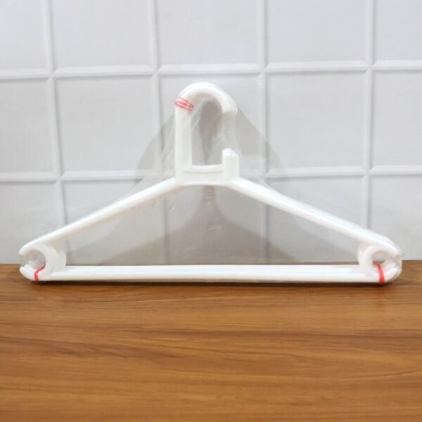 plastic clothes hangers â€“ set of 6