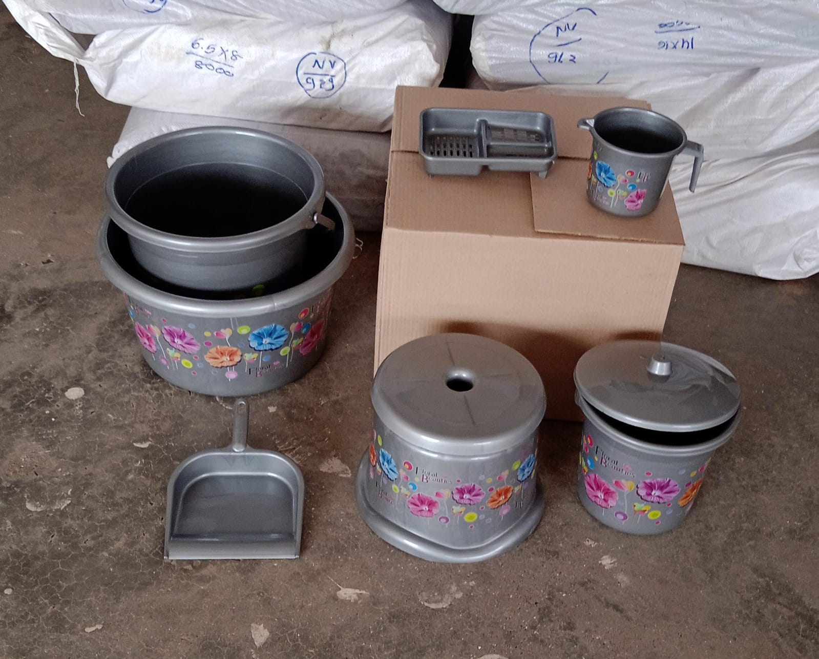 large capacity plastic bathroom set of 7 pc large capacity plastic bathroom set of 7 pc