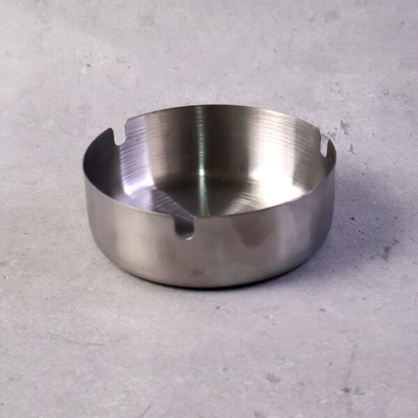 round tabletop cigarette ashtray with multiple rest slots (1 pc) round tabletop cigarette ashtray with multiple rest slots (1 pc)