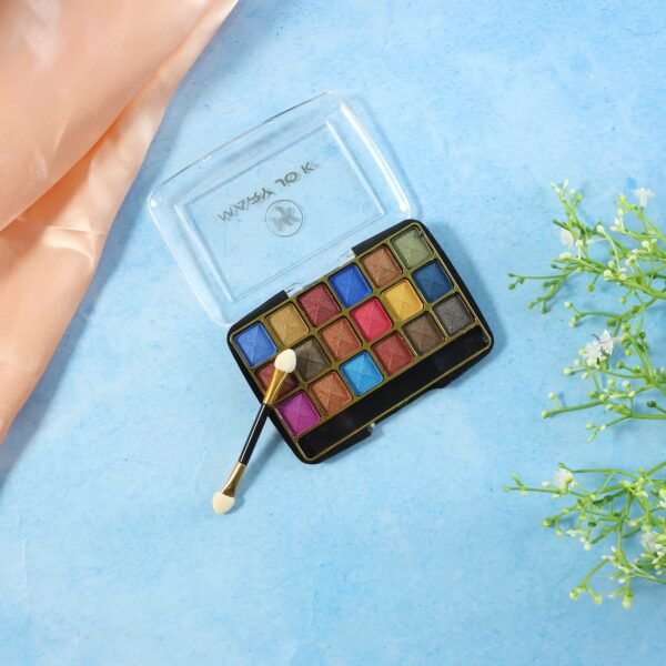 premium 18 color shimmer eyeshadow palette (12 gm / 1 pc)