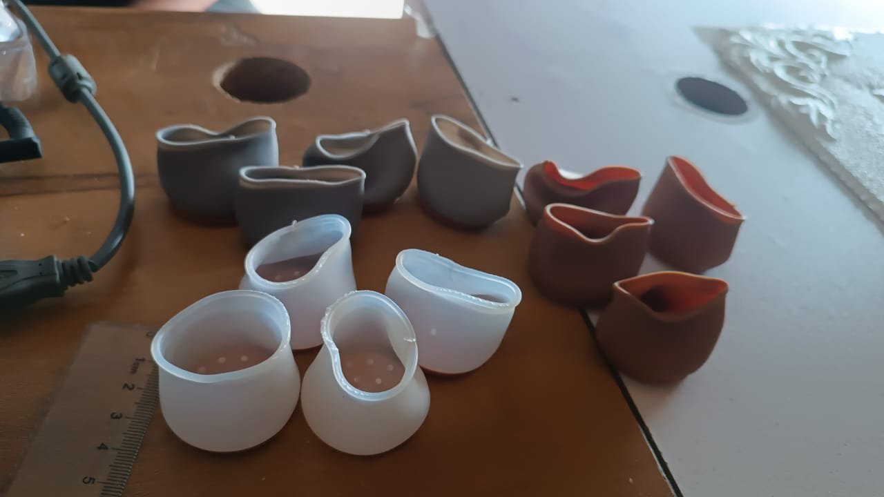 premium silicone furniture feet pads (4 pc set / mix color) premium silicone furniture feet pads (4 pc set / mix color)