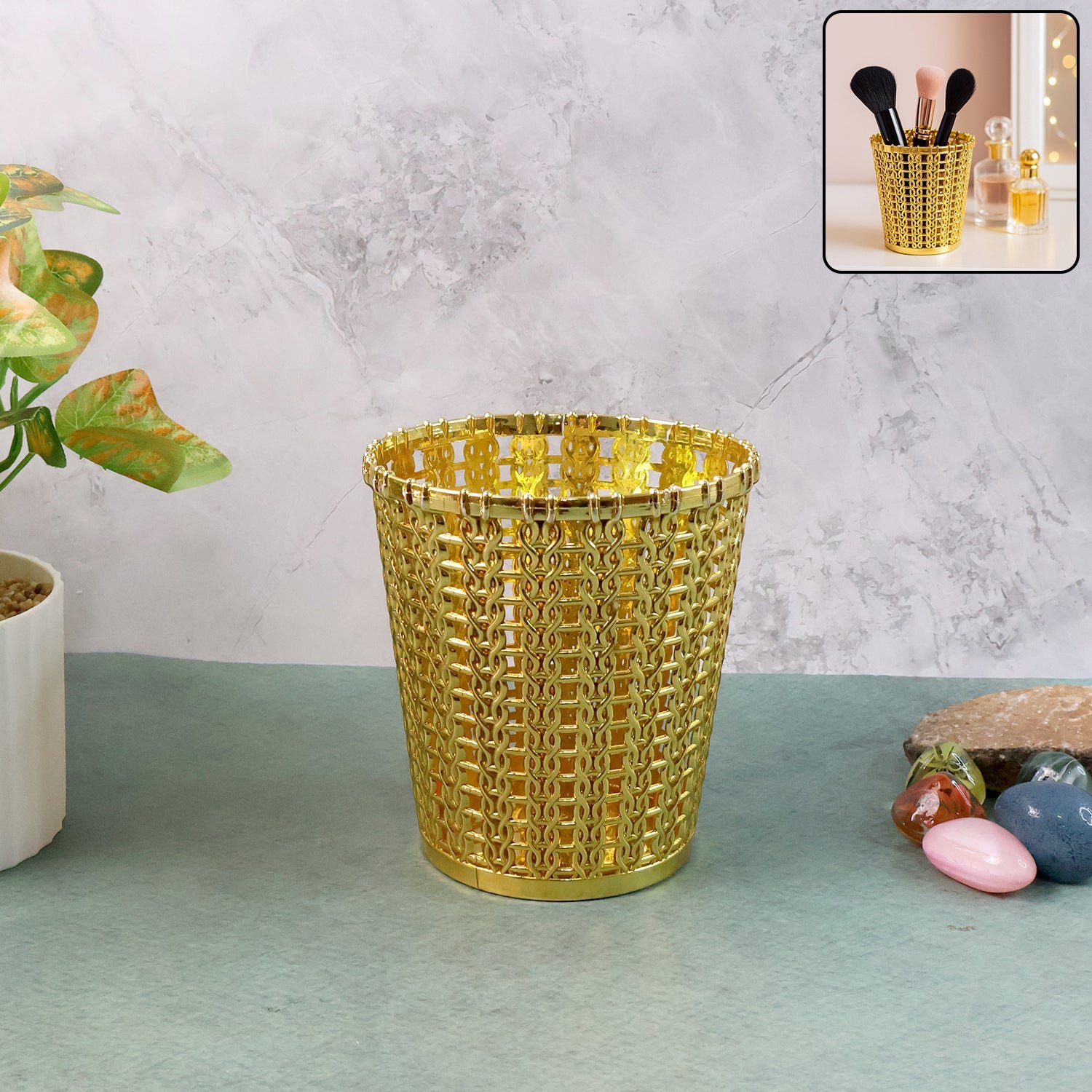luxury golden decorative makeup brush holder organizer (1 pc)