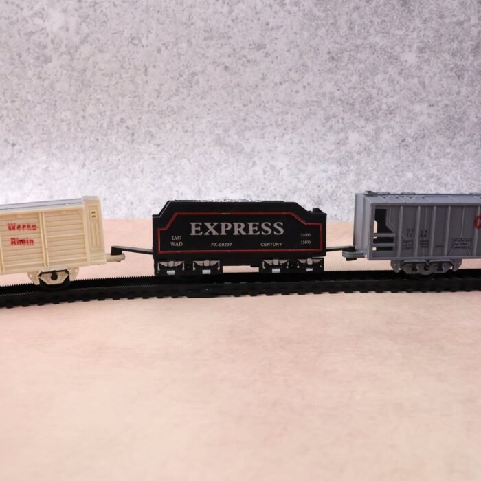 06_train-toy.jpg 06_train-toy.jpg