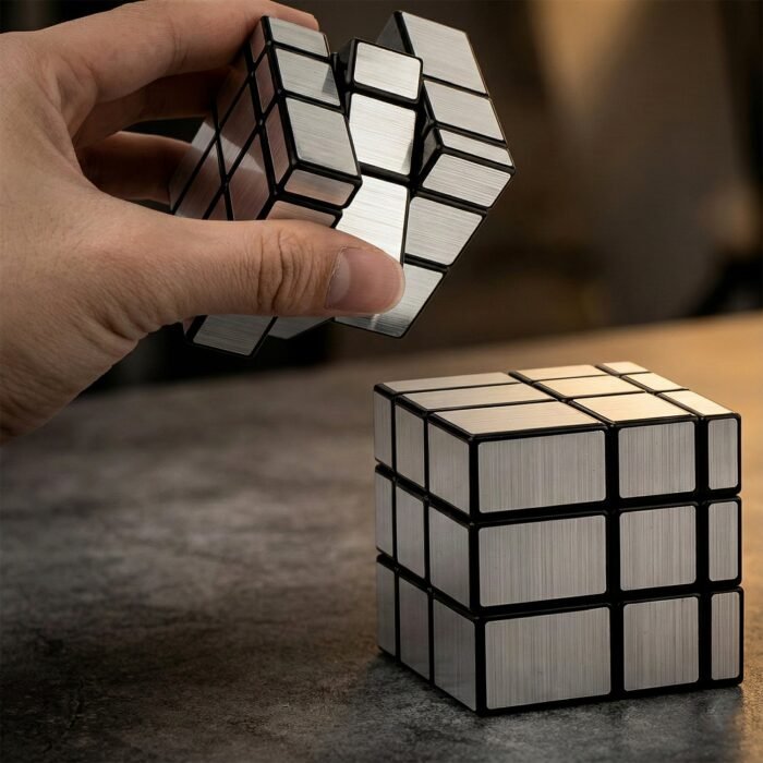 Mirror-Cube-02.jpg Mirror-Cube-02.jpg