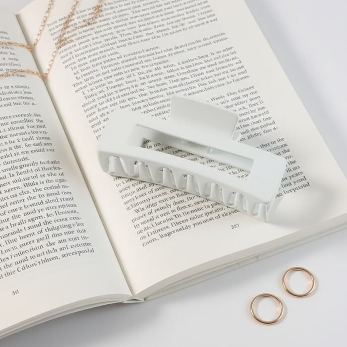 hair-claw-clip-03_ade395e6-4974-471a-b02f-4de5cc658ccd.jpg