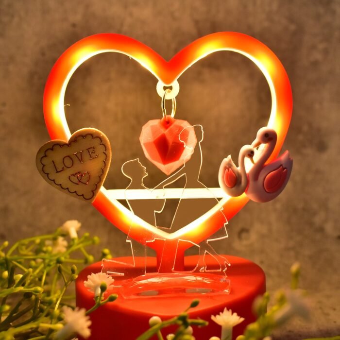 Couple-Showpiece-02.jpg Couple-Showpiece-02.jpg