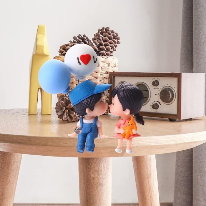 Cute-Couple-Figurines_02.jpg