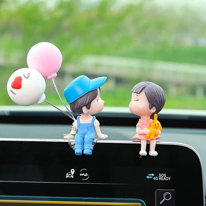 Cute-Couple-Figurines_04.jpg