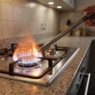 Gas-Lighter-03_ee3de295-96d9-4155-b5a4-2a43540bd532.jpg