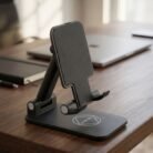 PhoneHolder-05_91a43681-041e-4789-a8f8-c13c37eb072b.jpg