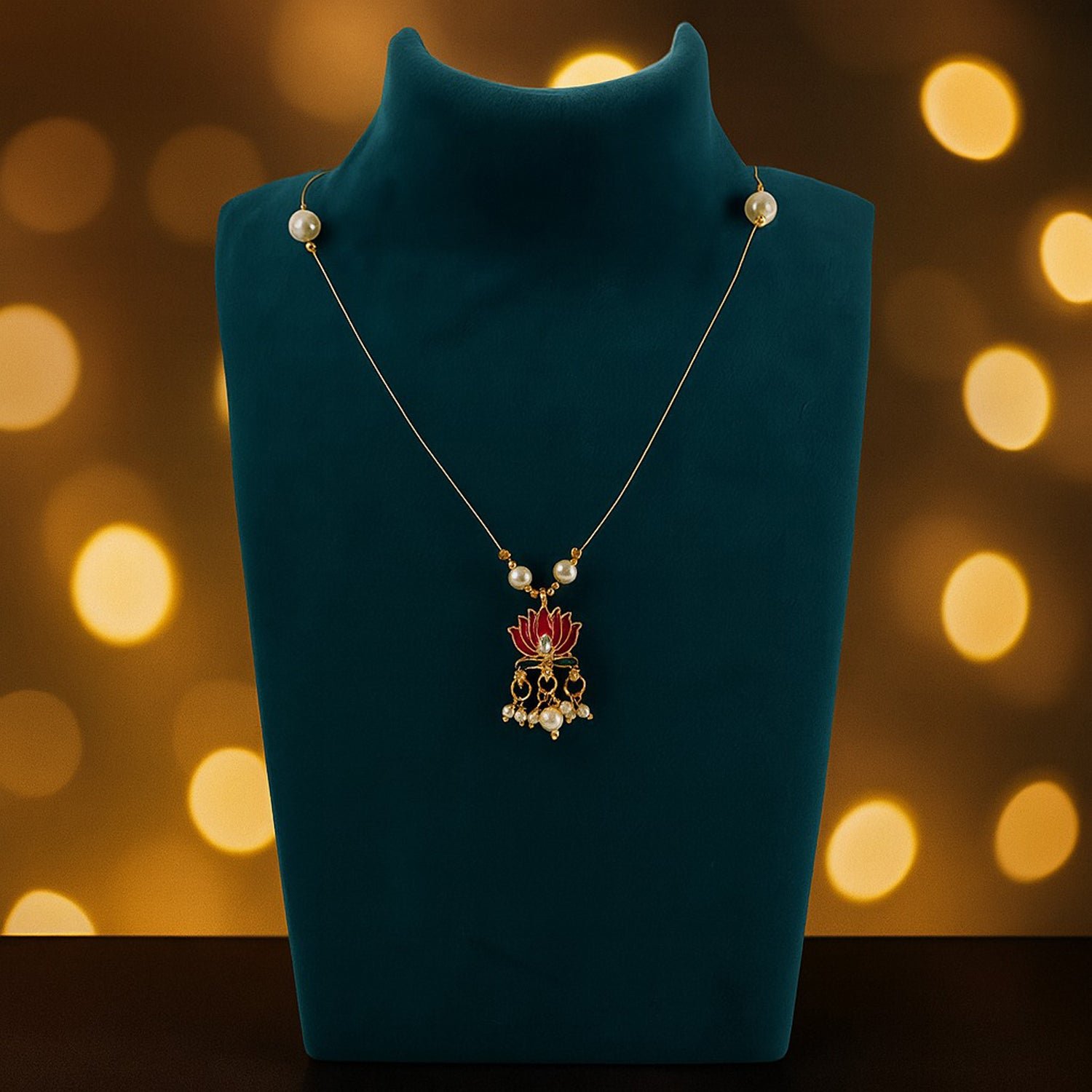 04_necklace.jpg 04_necklace.jpg