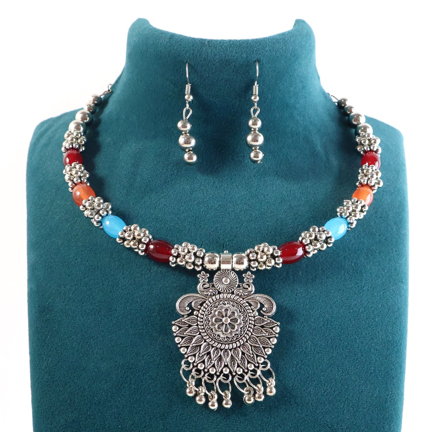 06_jewellary_43739aad-dff7-4af0-8201-63905f8b6ff6.jpg 06_jewellary_43739aad-dff7-4af0-8201-63905f8b6ff6.jpg