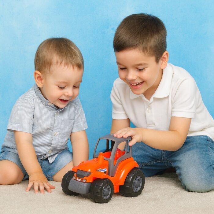 06_toy-tractor.jpg 06_toy-tractor.jpg