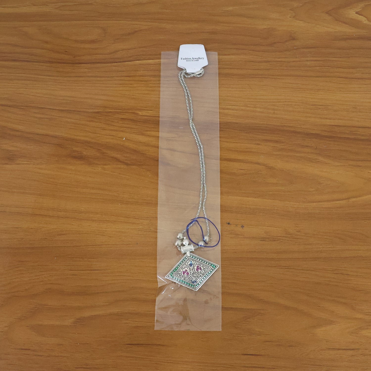 EthnicPendantNecklace-live.jpg EthnicPendantNecklace-live.jpg